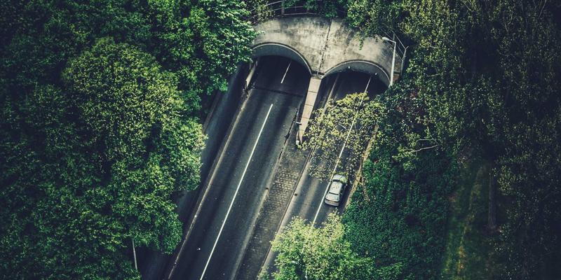 从赛博朋克到现实利器:SD-WAN如何重塑企业分支网络连接与资源分享